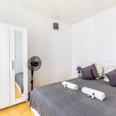Guestready - Quaint Parisian Hideaway *
